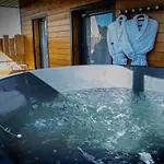 Domaine De La Voge & Et Hytte *